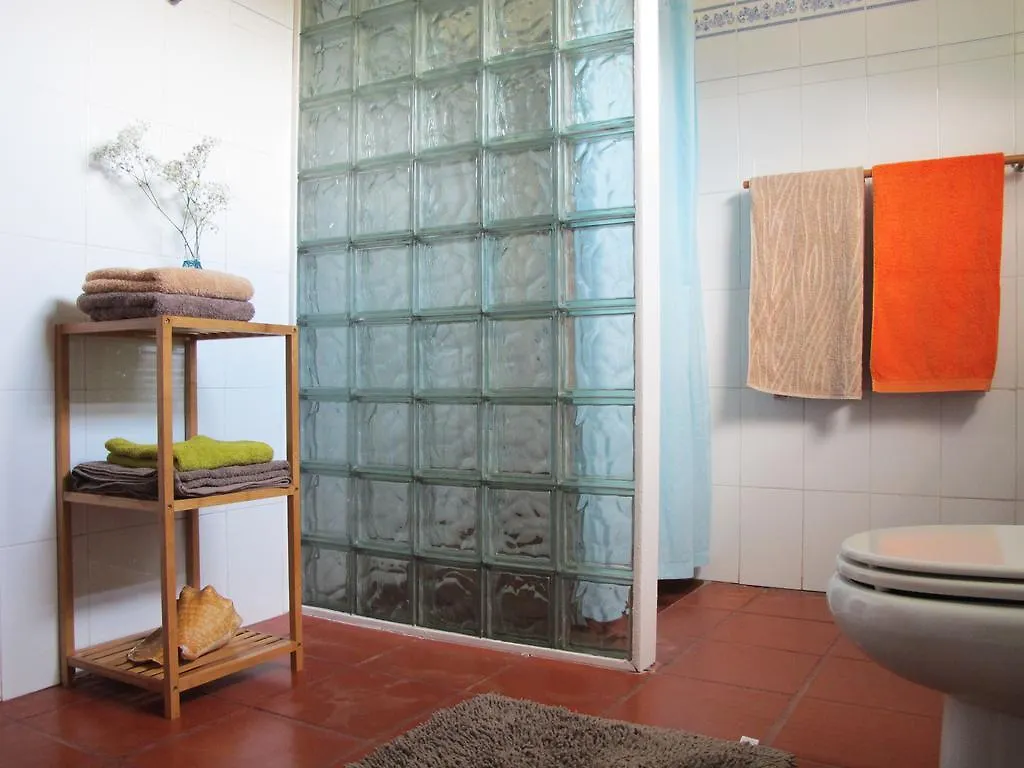 Bisbis House Pensionat Porto Moniz